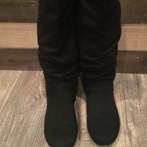 Women’s mid calf boots